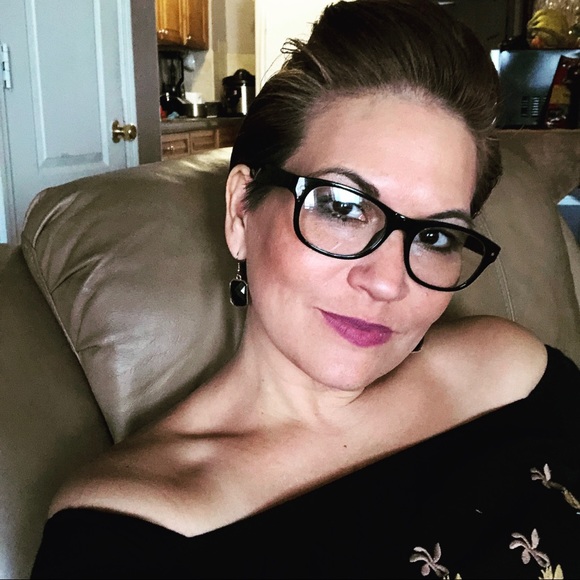 Meet your Posher, Brenda - Picture 2 of 3